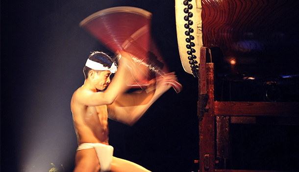 No âmbito das celebrações do 10º aniversário do Museu do Oriente e dos 30 anos da Fundação Oriente, o Japão mostra uma das suas tradições musicais com uma interpretação de Taiko Drums do Monte Fuji pelo grupo Ondekoza.